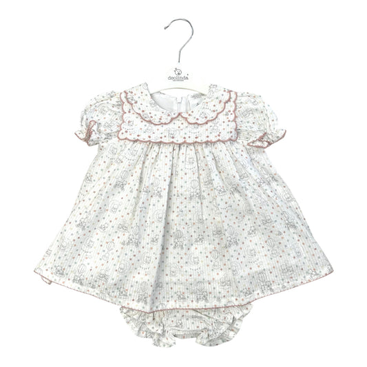 Deolinda - White dress and pants outfit, stars and bear print