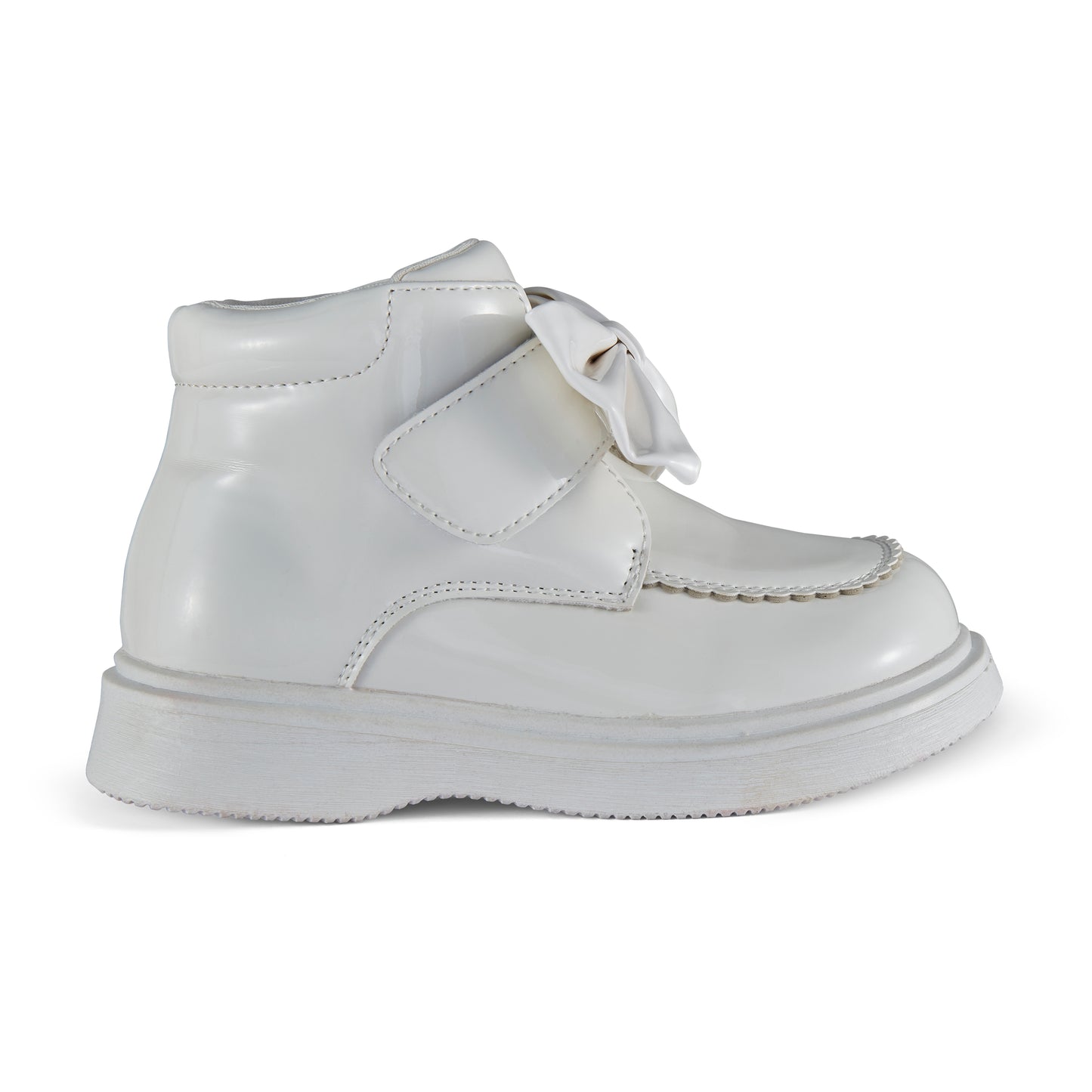 Little A - White boots, Bowe