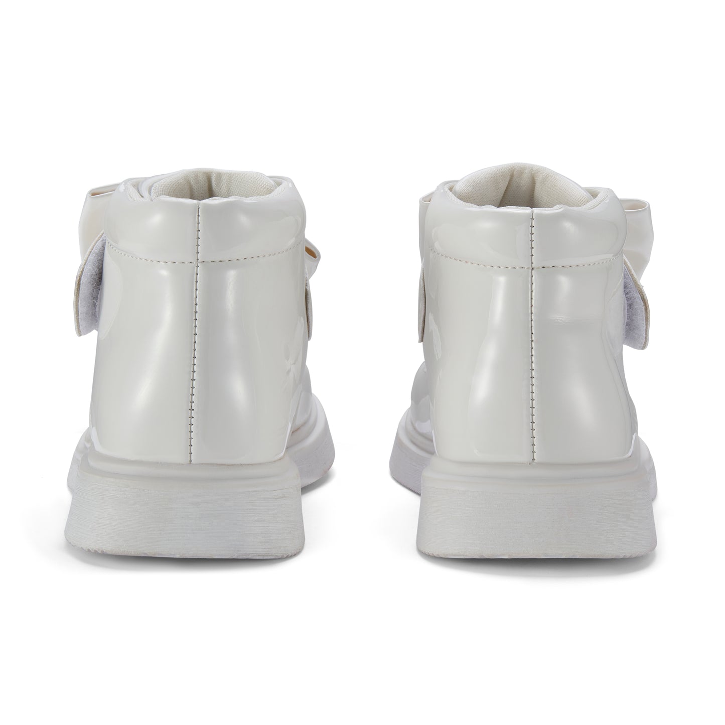 Little A - White boots, Bowe