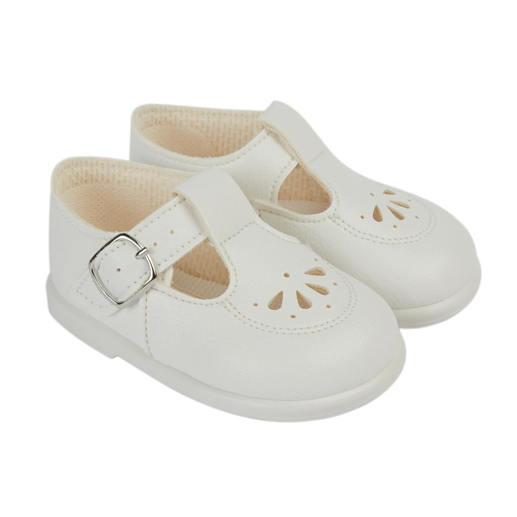 Early Days First Walker Shoes - H506 White | Betty McKenzie